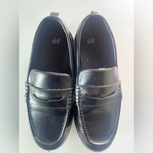 H&M Kids Size 13.5 Black Loafers